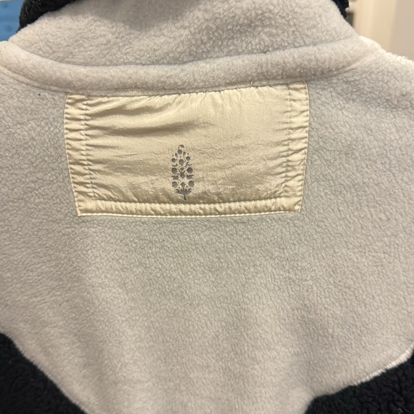 Free People Fall To Rise Fleece Quarter Snap in Black Combo - Picture 3 of 3